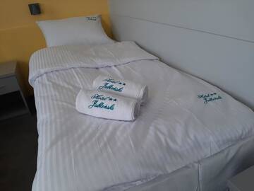 Фото номера Стандартный двухместный номер с 2 отдельными кроватями Отель Hotel Jabłoński г. Доротово 5