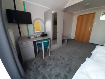 Фото номера Двухместный номер Делюкс с 1 кроватью Отель Hotel Jabłoński г. Доротово 4